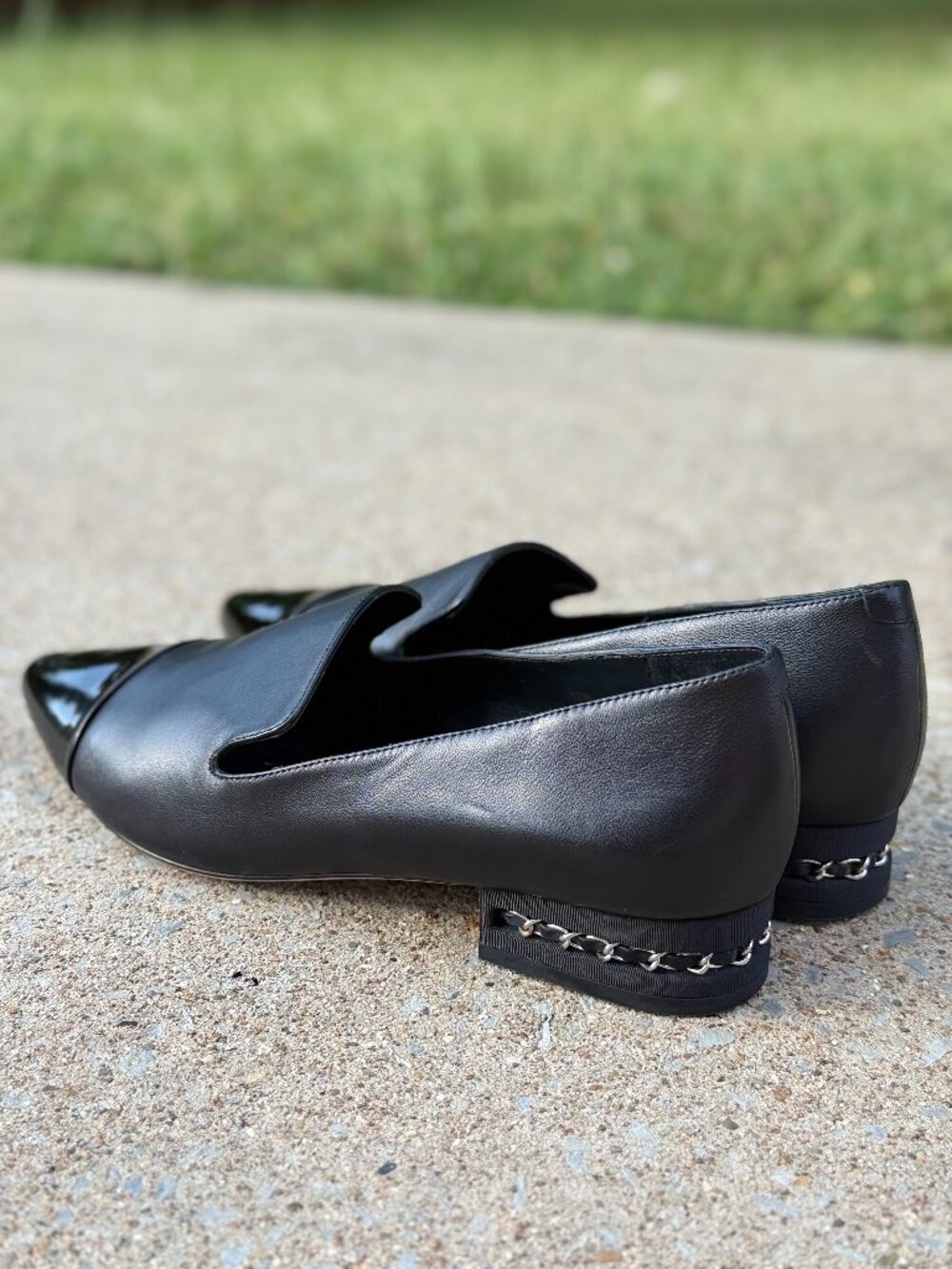 VANELI Black Leather Patent Cap Toe Chain Heel Loafers 12M Quiet Luxury 4121